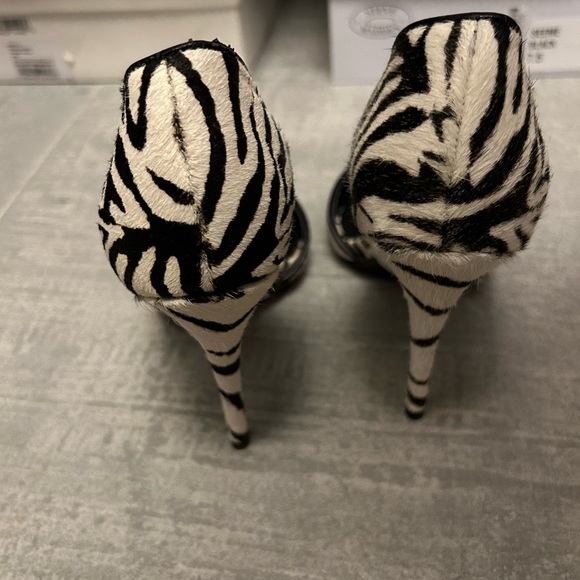 Aqua Brand Zebra Heels - Picture 4 of 4